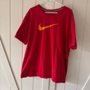 Men's Nike T-Shirt XXL Red Gold